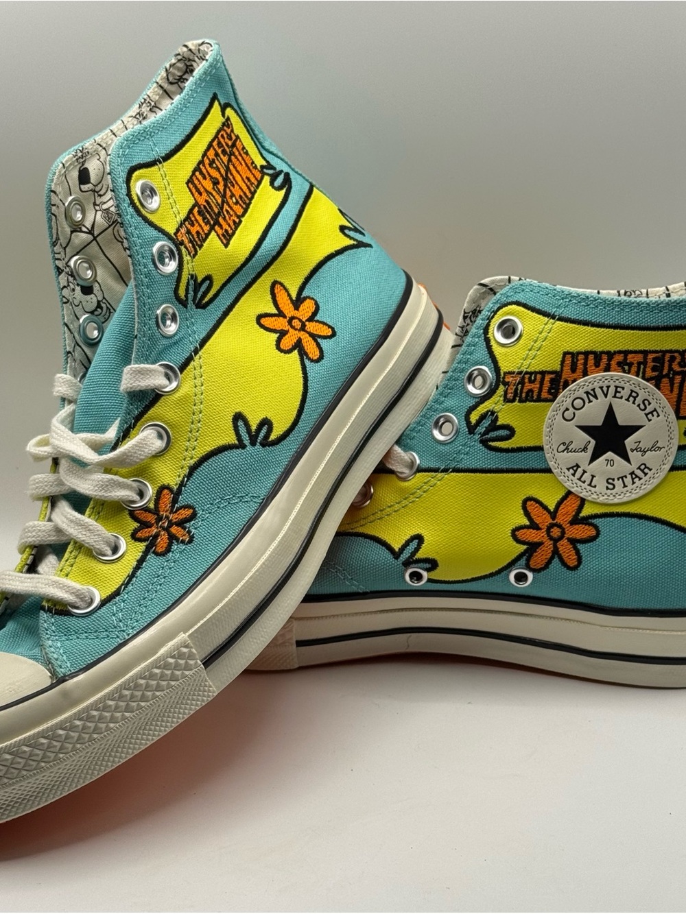 Converse Mens Sz. 7 Chuck Taylor All Star High Top Sneakers - Scooby-Doo Rare